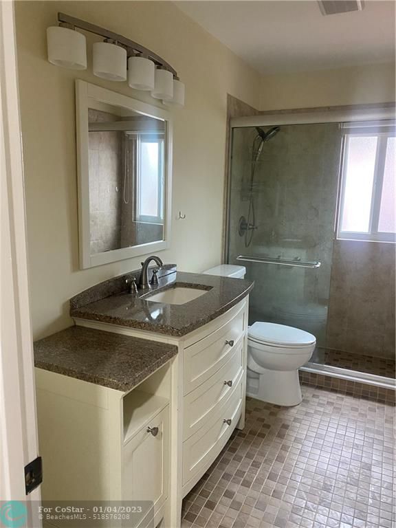 Building Photo - 10478 Lake Vista Cir