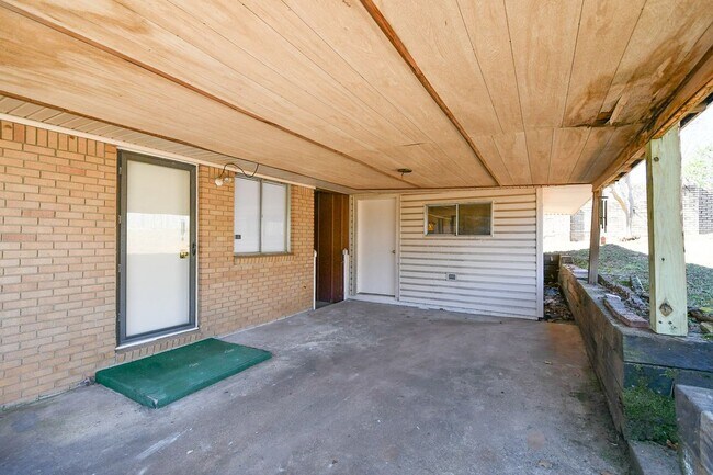 Building Photo - 1331 Starfield Rd