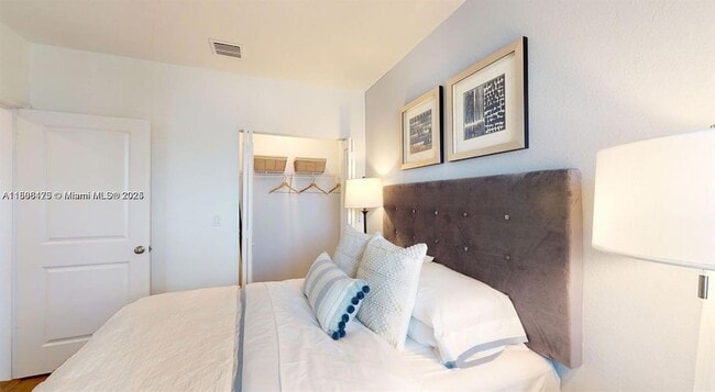 Building Photo - 10241 SW Newberry Ave