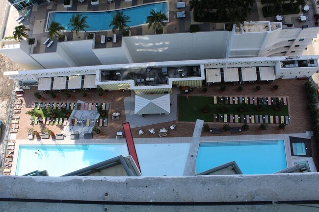 Building Photo - 1300 S Miami Ave