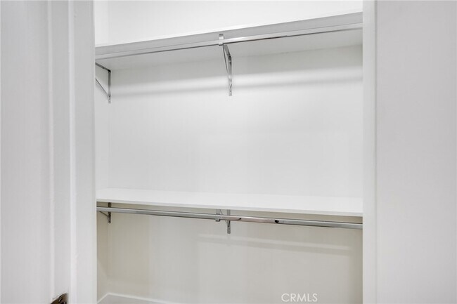 Building Photo - 622 Naranja Dr