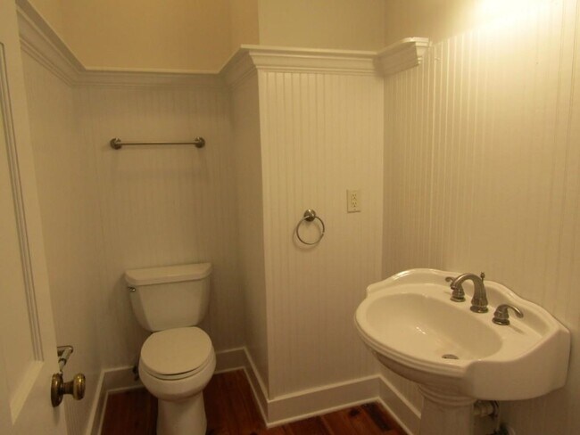 Building Photo - 703 Tradewind Ct