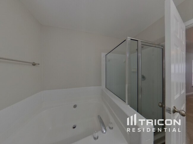 Building Photo - 3709 Bentley Pl