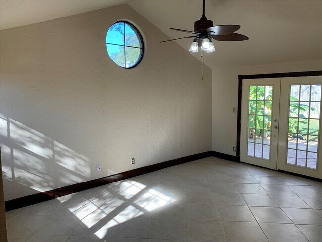 Building Photo - 434 Gentilly Dr