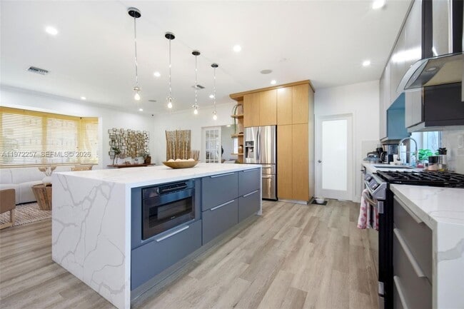 Building Photo - 1871 NE 186th St