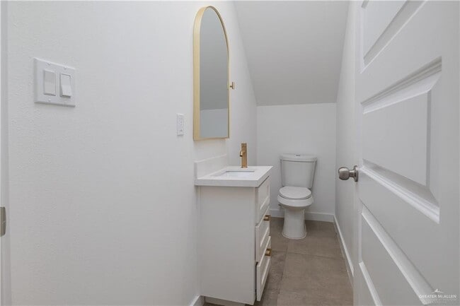 Building Photo - 25 Warbler Ave