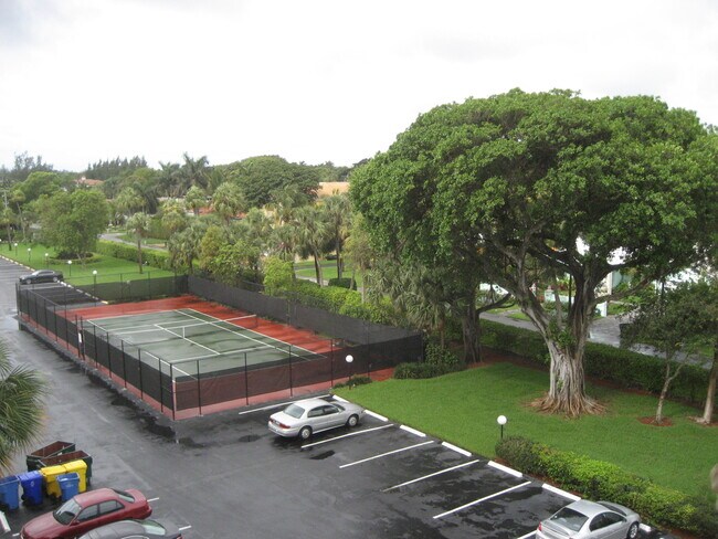 Building Photo - 950 Ponce De Leon Rd
