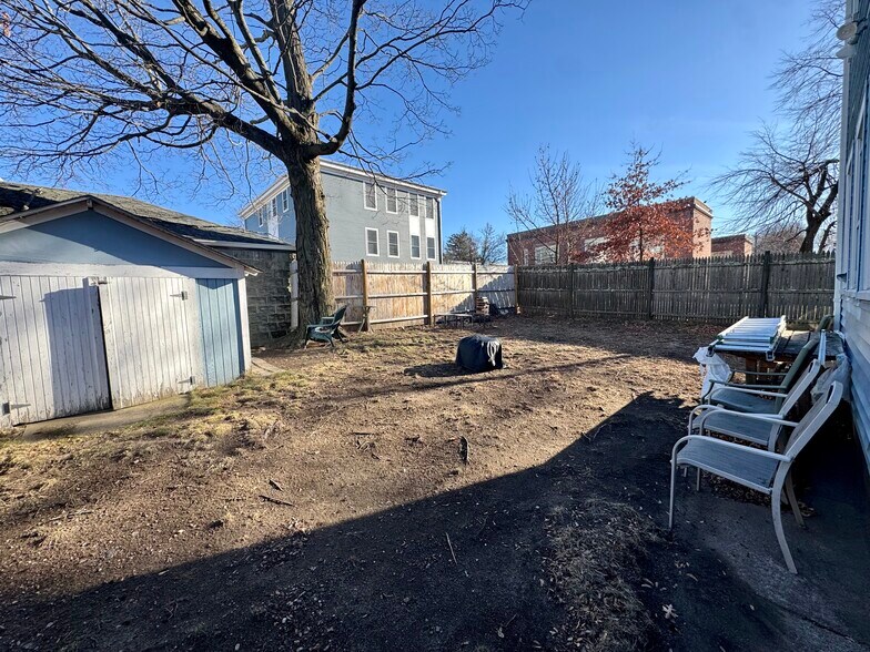 Building Photo - 69 Turner St