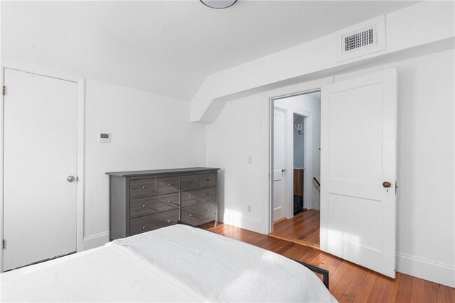 Building Photo - 420 Wayland Ave