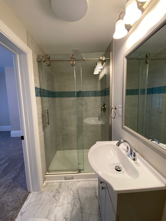 Building Photo - Wonderful newly remodeled 3 BR 2 BA  Home
