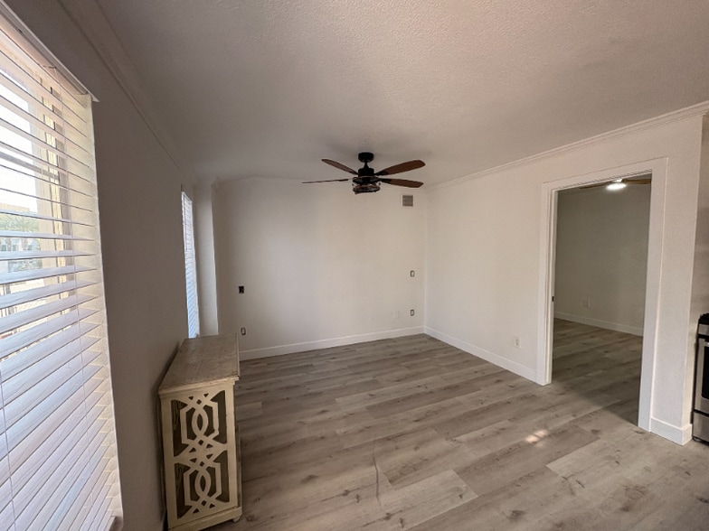 Building Photo - 4966 Baltimore Dr