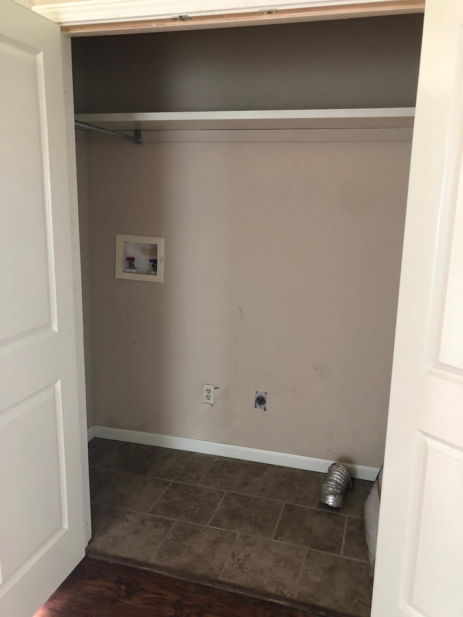 Building Photo - 7151 N Sun Country Rd