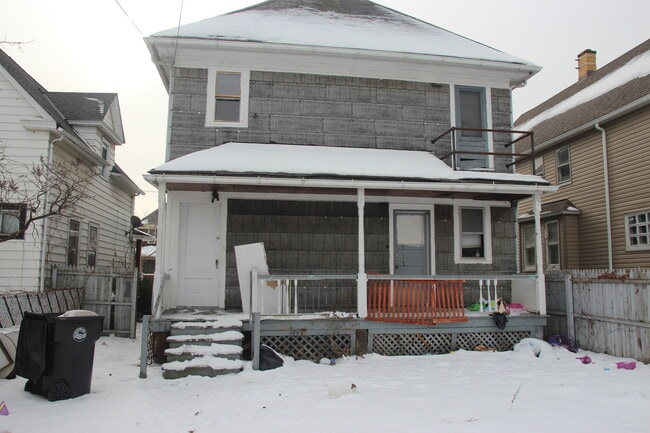 Building Photo - 3910 Carlyle Ave