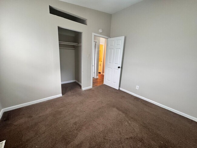 Building Photo - Available for Immediate Move In - 4 Side B...