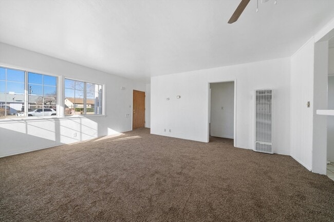 Building Photo - 44526 Cedar Ave