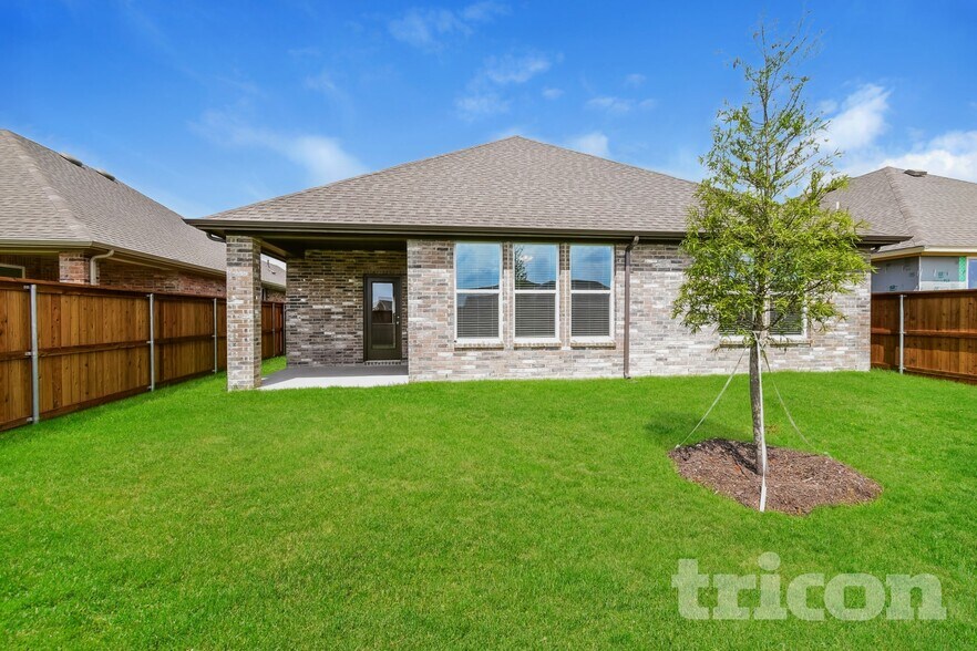 Building Photo - 8216 Brookhaven Dr