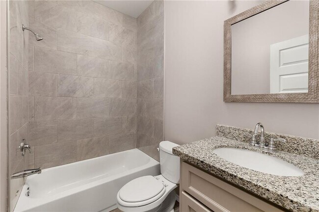 Building Photo - 9 West Dr