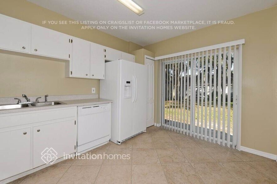 Building Photo - 18220 Birdwater Dr