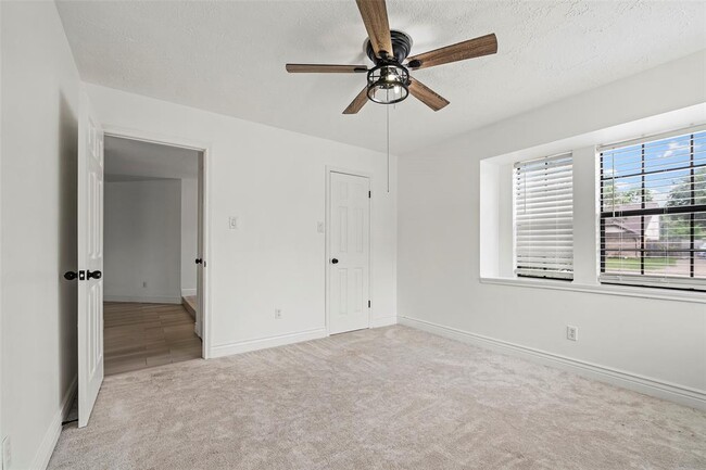 Building Photo - 322 Muirwood Ln