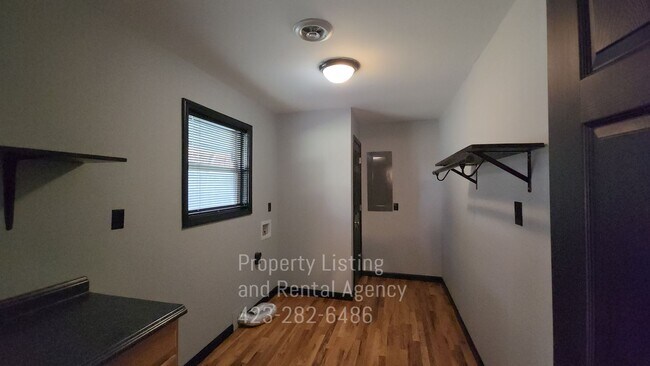 Building Photo - One story home, Elizabethton, 4 Bedrooms