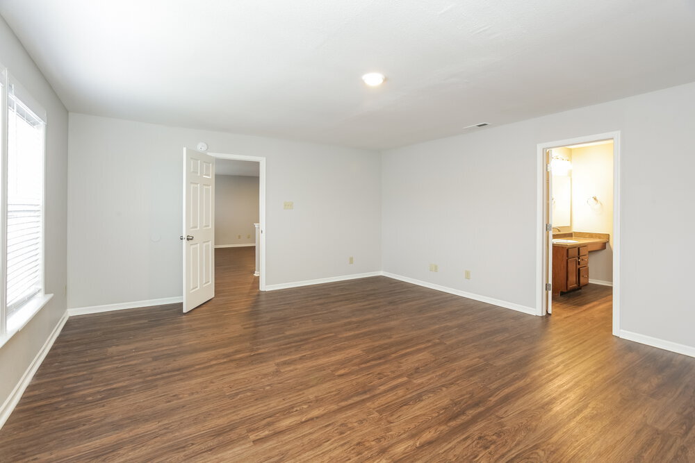 Building Photo - 8243 Retreat Ln