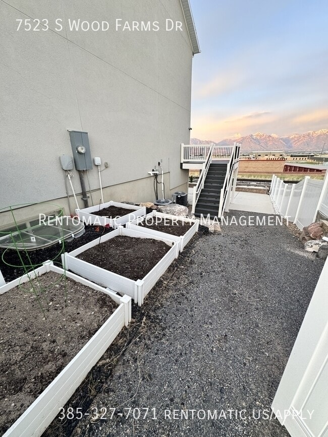 Building Photo - 7523 Wood Farms Dr