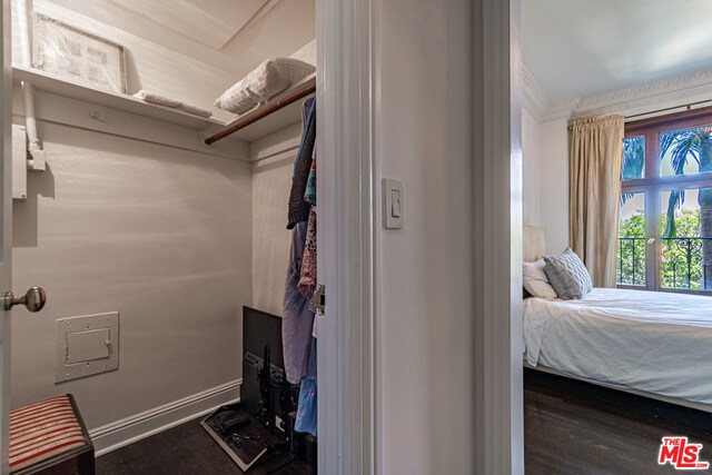 Building Photo - 316 N Rossmore Ave