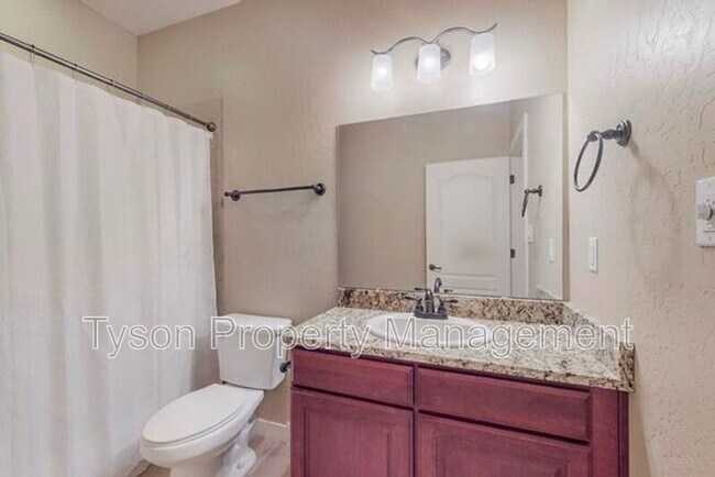 Building Photo - 1667 Domino Dr SE