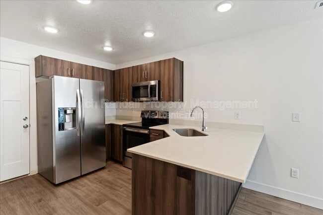 Building Photo - 1173 Shady Brook Ln S