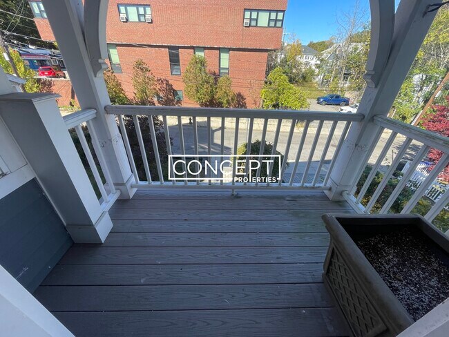 Building Photo - 11 Pierce St