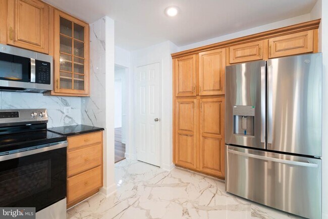 Building Photo - 3244 Titanic Dr