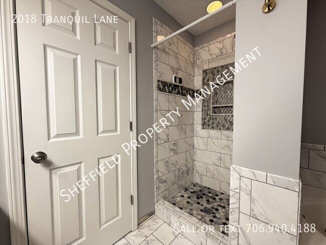 Building Photo - 2018 Tranquil Ln