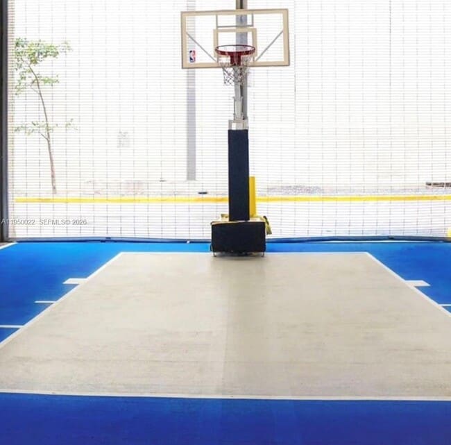 Building Photo - 690 SW 1st Ct