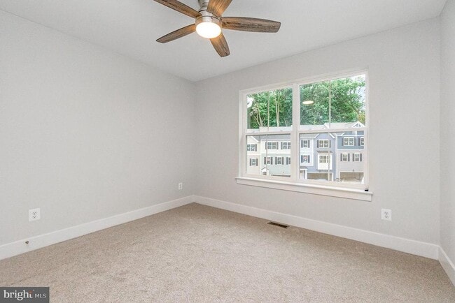 Building Photo - 606 Snapdragon Ct