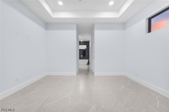 Building Photo - 142 SW 33rd Pl