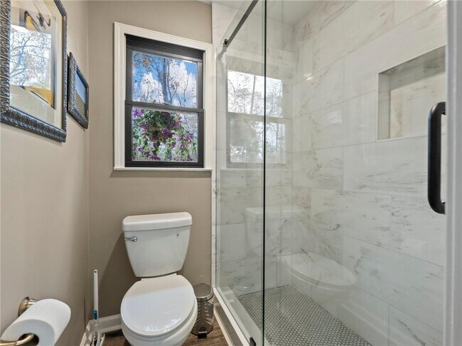 Building Photo - 7328 Ivy Cir