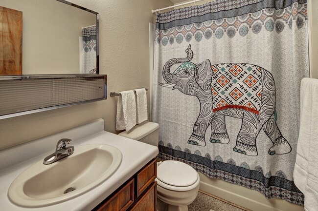 Building Photo - Bay Arms