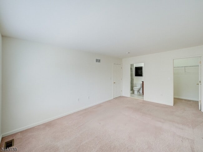 Building Photo - 26 DeCroce Ct