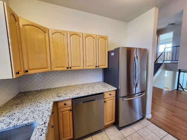 Building Photo - Beautiful 3 Bedroom Home In Great Neighborhood!