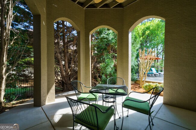 Building Photo - 115 Peninsula Dr