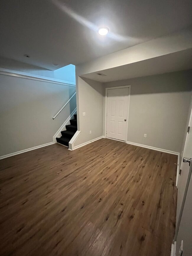 Building Photo - 3-Bedroom Townhome