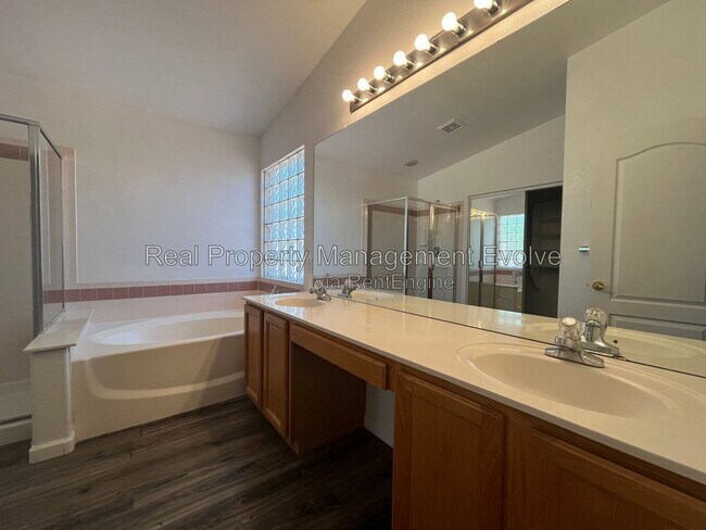 Building Photo - 6246 W Blackhawk Dr