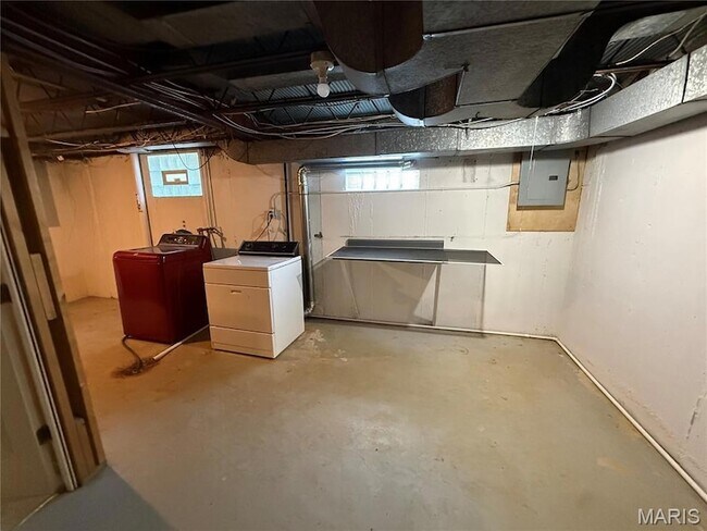 Building Photo - 6321 Monterey Dr
