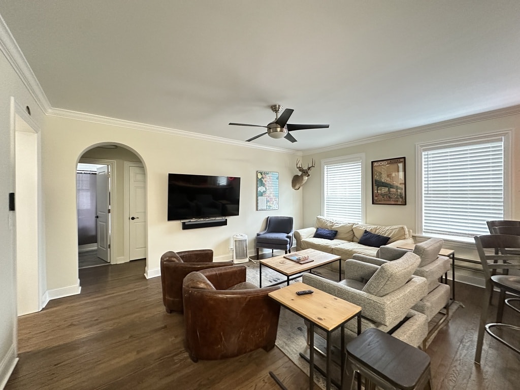 Building Photo - 912 Green Bay Rd