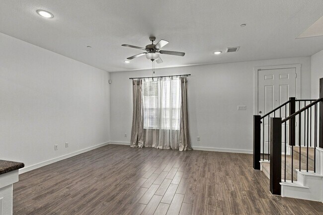 Building Photo - 3958 Sukay Dr