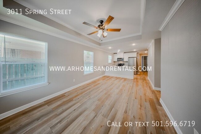 Building Photo - 3011 S Spring St