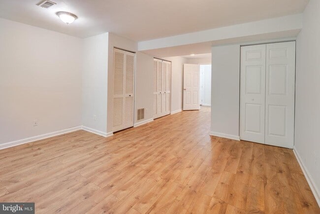 Building Photo - 1832 Tiger Lily Cir