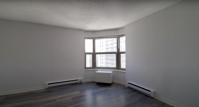Building Photo - 41 E Chestnut St