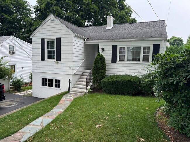 Primary Photo - 16 Colburn St