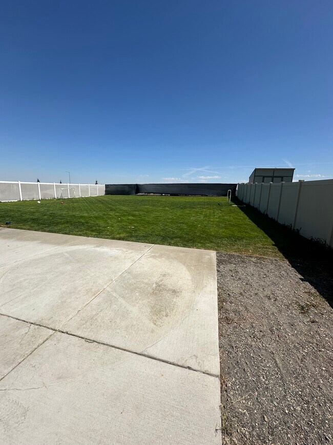 Building Photo - 6205 Curlew Ln